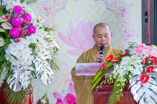 Thượng tọa Thích Huệ Quang phát biểu khai mạc