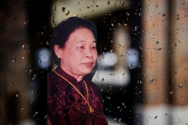 Mẹ bây giờ đã biến thành mây, mây trắng thong dong đến miền cực lạc