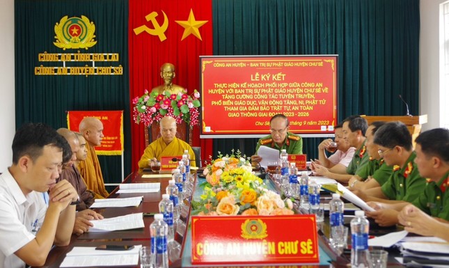 Lễ ký kết tại trụ sở Công an H.Chư Sê Lễ ký kết tại trụ sở Công an H.Chư Sê