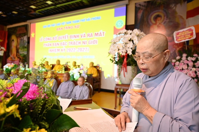 Ni sư Thích Đàm Kiên phát biểu khai mạc Ni sư Thích Đàm Kiên phát biểu khai mạc