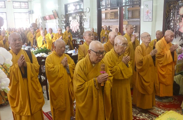 Chư tôn giáo phẩm tưởng niệm