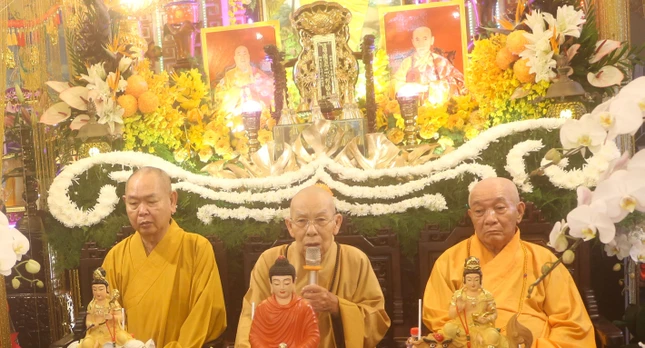 Hòa thượng Thích Thiện Đức ban đạo từ Hòa thượng Thích Thiện Đức ban đạo từ