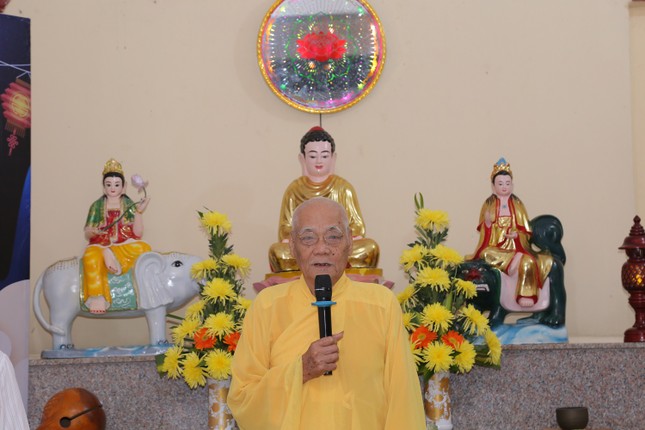Thượng tọa Thích Tâm Nguyên, viện chủ chùa Chánh Thiên phát biểu Thượng tọa Thích Tâm Nguyên, viện chủ chùa Chánh Thiên phát biểu