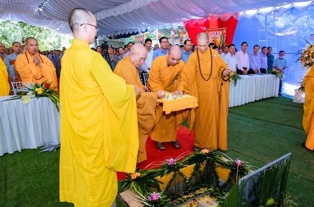 Chính thức đặt đá xây dựng chùa Lộc Tân