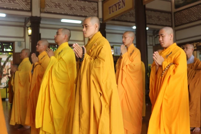 Thành kính đảnh lễ