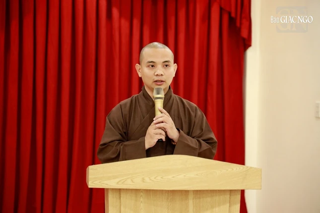 Đại đức Thích Nguyện Truyền phát biểu khai mạc Đại đức Thích Nguyện Truyền phát biểu khai mạc