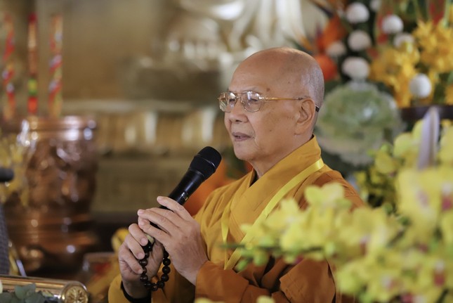 Trưởng lão Hòa thượng Thích Tâm Thủy ban đạo từ