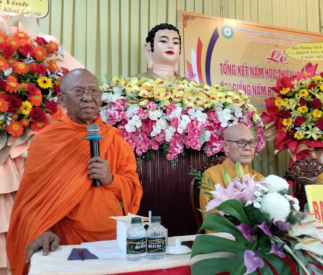 Hòa thượng Thạch Sok Xane ban đạo từ