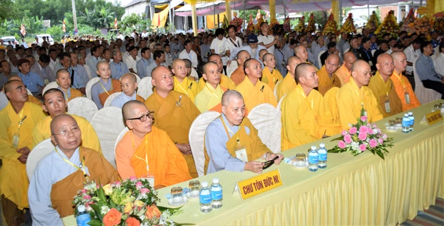 Chư tôn đức Tăng Ni tham dự