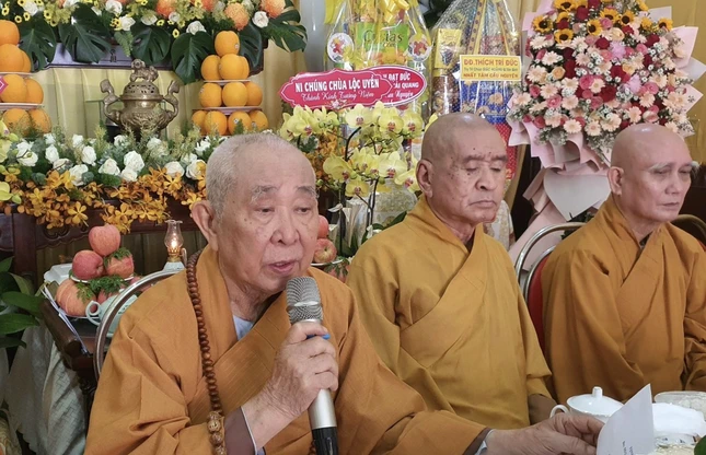 Trưởng lão Hòa thượng Thích Như Tín ban đạo từ