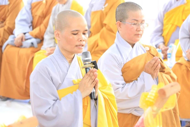 Sư cô Thích nữ Tâm Thường tác bạch