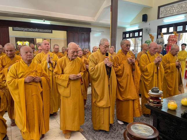 Nhất tâm cầu nguyện Giác linh Trưởng lão Hoà thượng Thích Tắc An cao đăng thượng phẩm