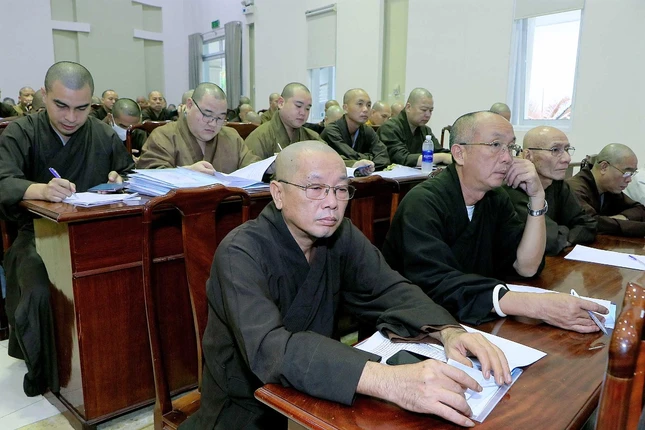 Chư tôn đức Tăng tham dự hội nghị Chư tôn đức Tăng tham dự hội nghị