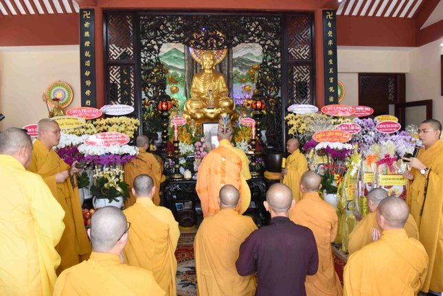 Khóa lễ cúng ngọ