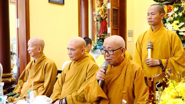 Trưởng lão Hòa thượng Thích Như Tín ban đạo từ