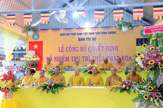 Chư tôn đức chứng minh