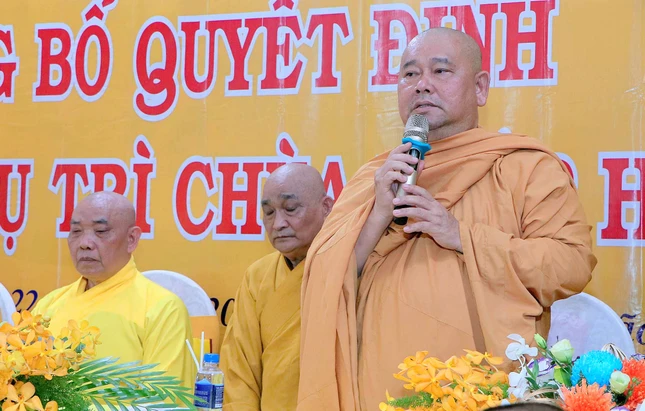 Thượng tọa Thích Minh Lực ban đạo từ