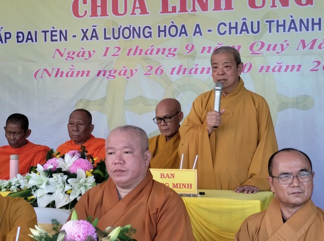 Hòa thượng Thích Trí Minh ban đạo từ