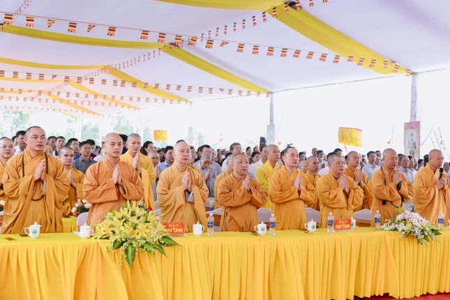 Niệm Phật cầu gia hộ