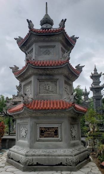 Bảo tháp Hòa thượng Thích Hạnh Hải trong khuôn viên tổ đình Thiên Bửu Hạ