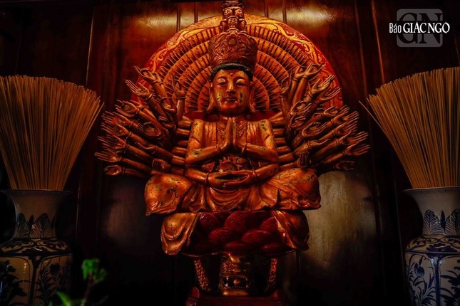 Tượng Thiên thủ thiên nhãn cổ