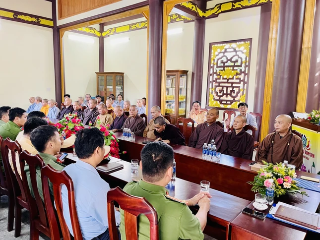 Quang cảnh buổi lễ ký kết Quang cảnh buổi lễ ký kết