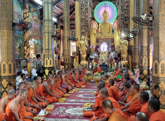 Chư Tăng cử hành nghi thức Tăng sự Chư Tăng cử hành nghi thức Tăng sự