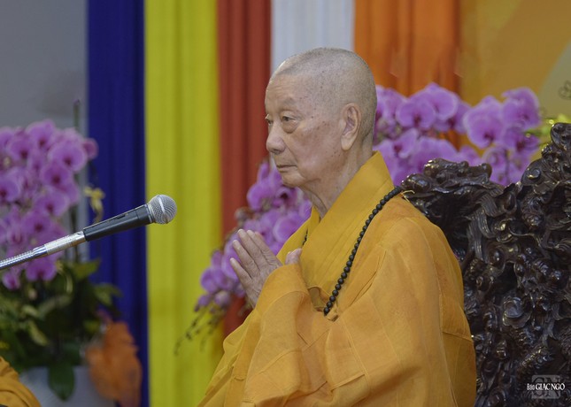 Đức Pháp chủ khai thị