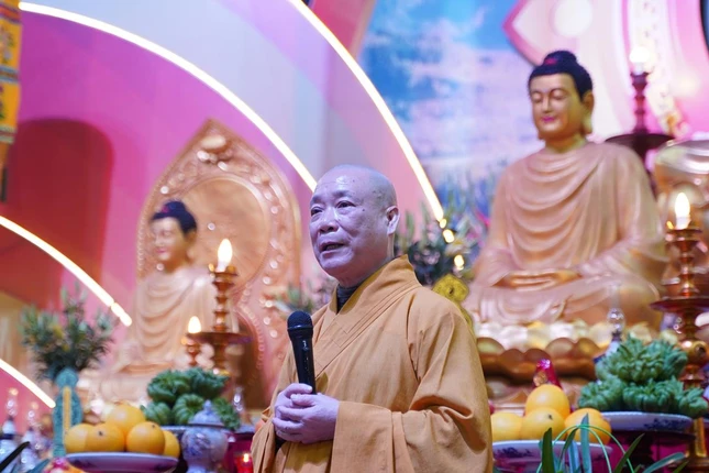 Hòa thượng Thích Bảo Nghiêm, trụ trì chùa Bằng phát biểu trong buổi khai mạc