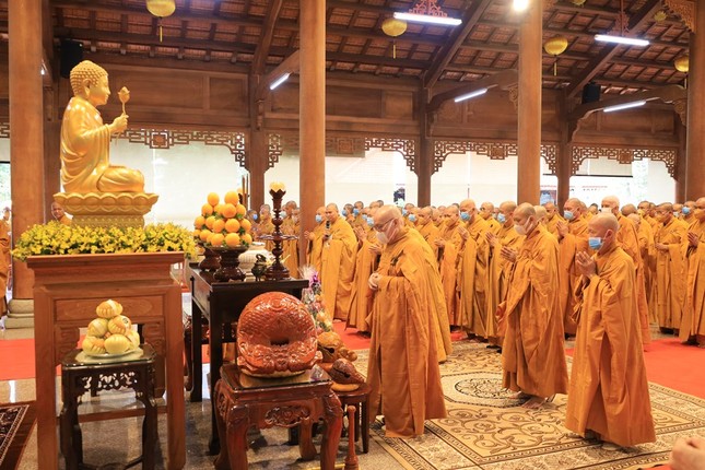 Chư tôn đức đồng tụng Bát-nhã tâm kinh