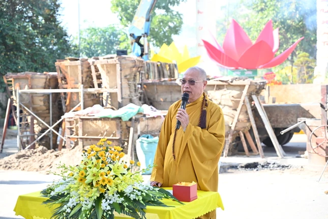 Hòa thượng Thích Thanh Giác ban đạo từ