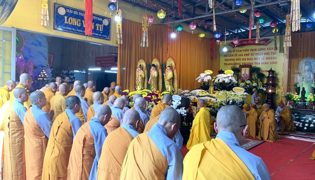 Nhất tâm cầu nguyện Giác linh Thượng tọa cao đăng Phật quốc