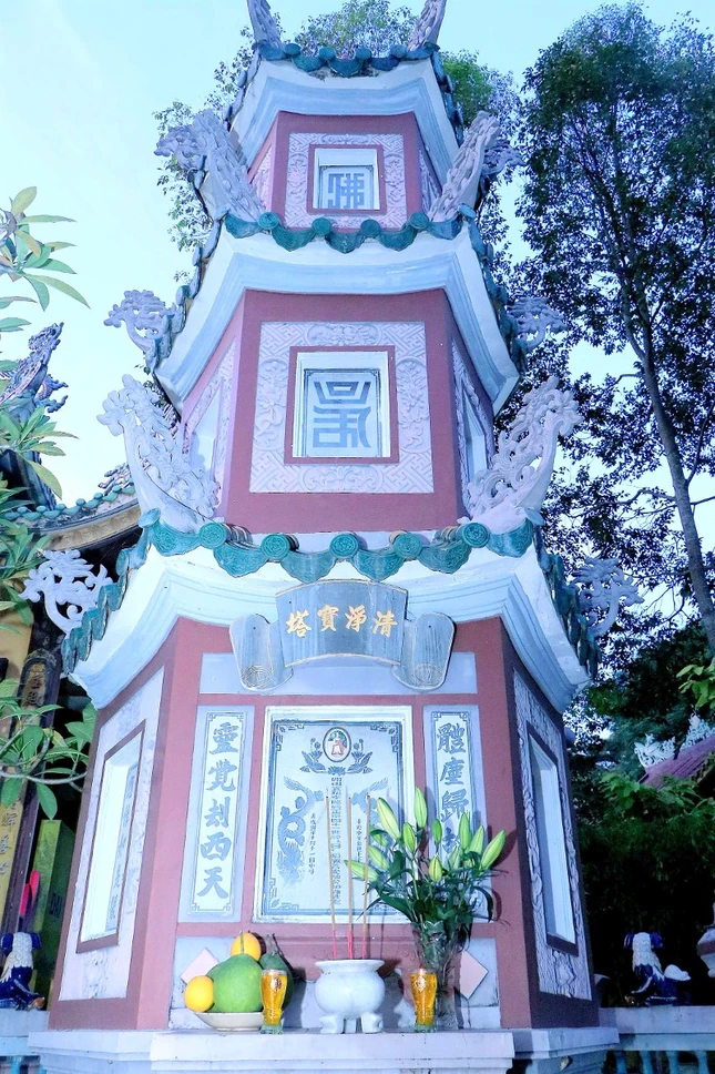 Bảo tháp cố Trưởng lão Hòa thượng Thích Thiện An trong khuôn viên chùa Bửu Phước