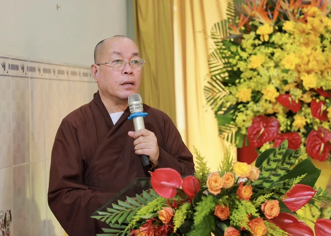 Thượng tọa Thích Đạt Đức phát biểu khai mạc