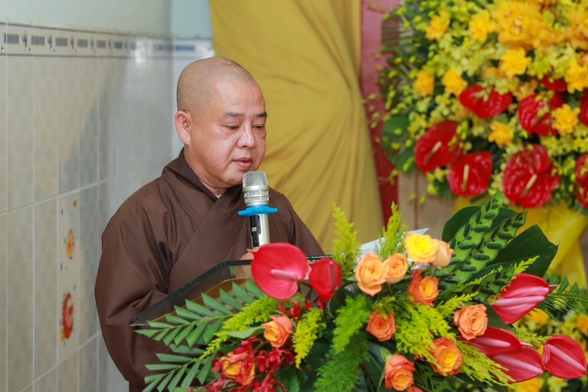 Thượng tọa Thích Từ Trí báo cáo tổng kết công tác quản lý và tổ chức Thượng tọa Thích Từ Trí báo cáo tổng kết công tác quản lý và tổ chức