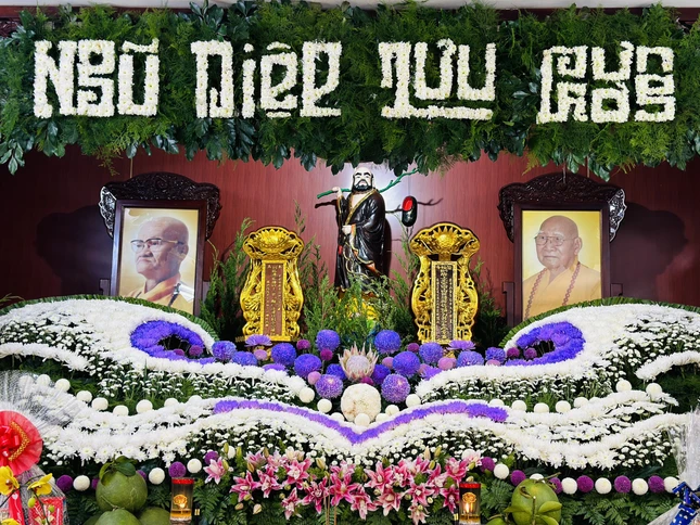 Tổ đường chùa Long Phước tôn trí pháp tướng Trưởng lão Hòa thượng Thích Hiển Pháp, Phó Pháp chủ GHPGVN và Hòa thượng Thích Phước Lực