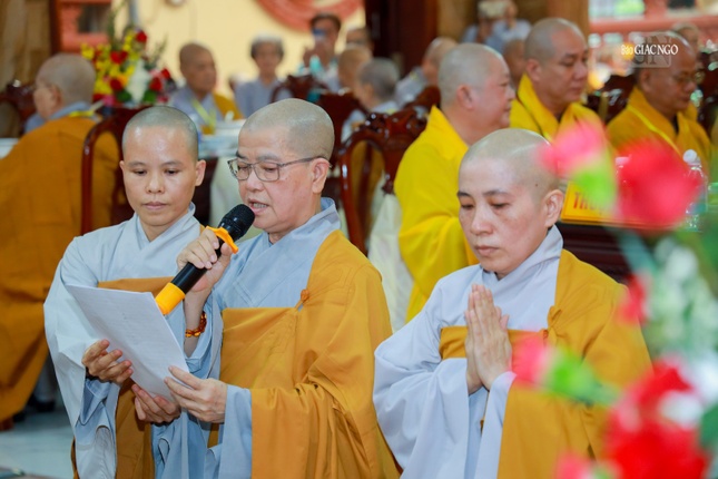 Ni sư Thích nữ Như Liễu dâng lời phát nguyện