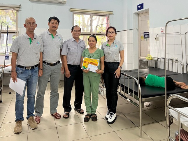 Thăm và hỗ trợ kinh phí ghép gan cho con trai của huynh trưởng Thanh Hương thuộc Gia đình Phật tử Lam Thủy, H.Hải Lăng, Quảng Trị