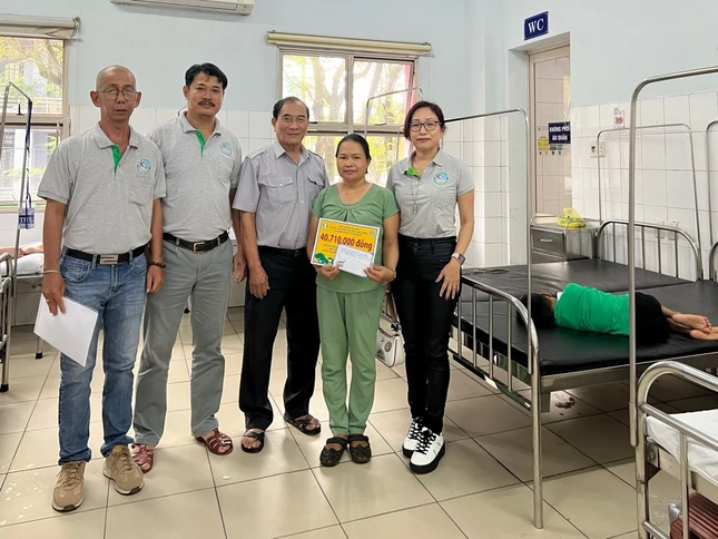 Thăm và hỗ trợ kinh phí ghép gan cho con trai của huynh trưởng Thanh Hương thuộc Gia đình Phật tử Lam Thủy, H.Hải Lăng, Quảng Trị