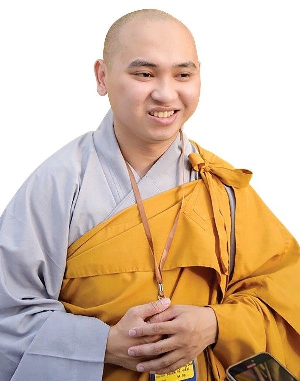 Sư chú Thích Từ Viên thọ giới Sa-di tại Đại giới đàn Liễu Lạc, do Ban Trị sự GHPGVN tỉnh Long An tổ chức, tháng 5-2023 - Ảnh: Quảng Đạo