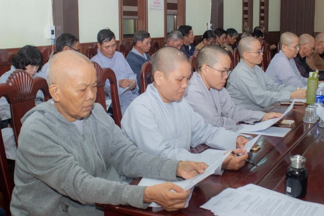 Chư Ni tham dự phiên họp Chư Ni tham dự phiên họp