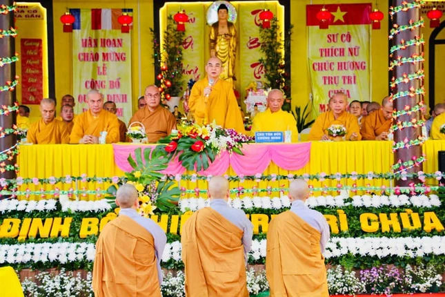 Thượng tọa Thích Tỉnh Cường ban đạo từ