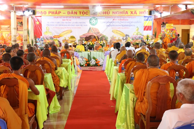 Quang cảnh buổi lễ Quang cảnh buổi lễ