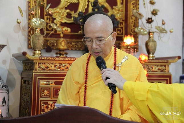 Hòa thượng Thích Khế Chơn đọc văn tưởng niệm Hòa thượng Thích Khế Chơn đọc văn tưởng niệm