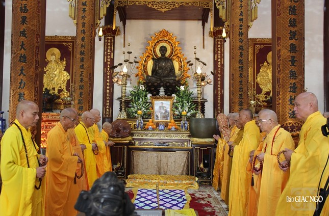 Lễ tưởng niệm tại chánh điện tổ đình Từ Đàm Lễ tưởng niệm tại chánh điện tổ đình Từ Đàm