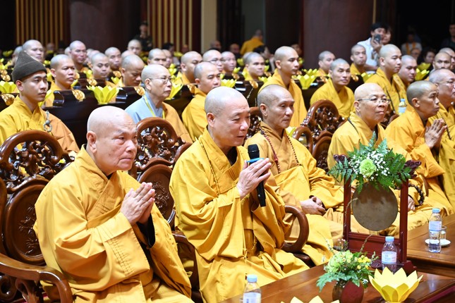 Chư tôn đức chứng minh buổi lễ