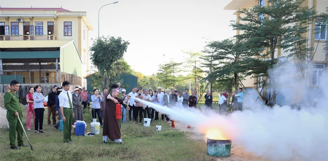 Hướng dẫn kỹ năng chữa cháy Hướng dẫn kỹ năng chữa cháy