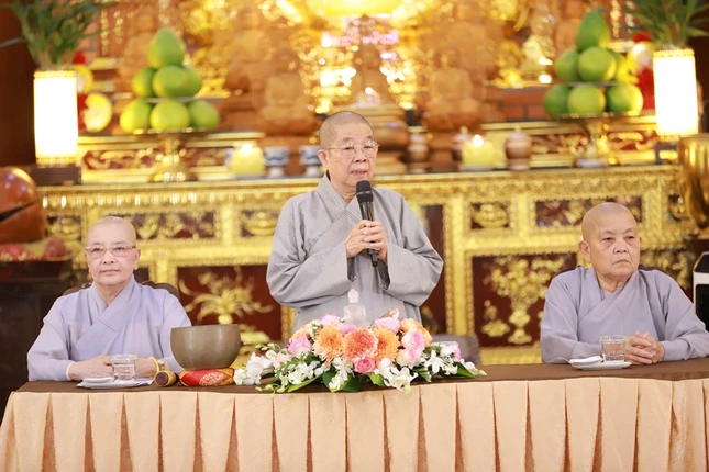 Ni trưởng Thích nữ Nhật Khương phát biểu