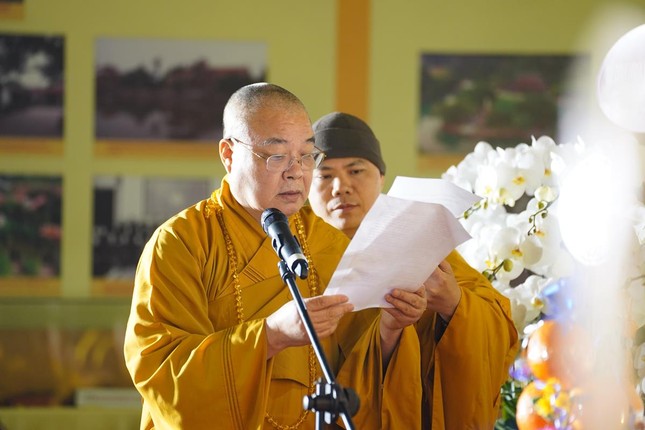 Hòa thượng Thích Thanh Nhiễu phát biểu khai mạc