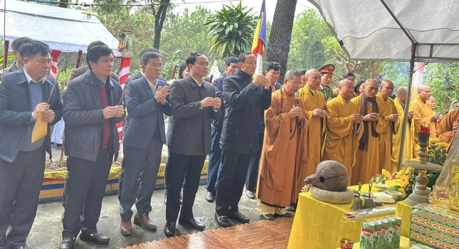 Niêm hương bạch Phật